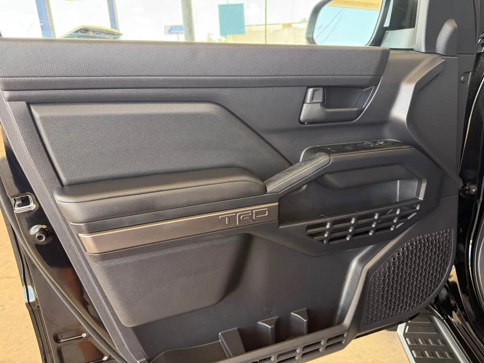 2025 Toyota 4Runner 6th Gen - Image 6 of 16