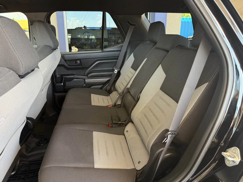 2025 Toyota 4Runner 6th Gen - Image 15 of 16