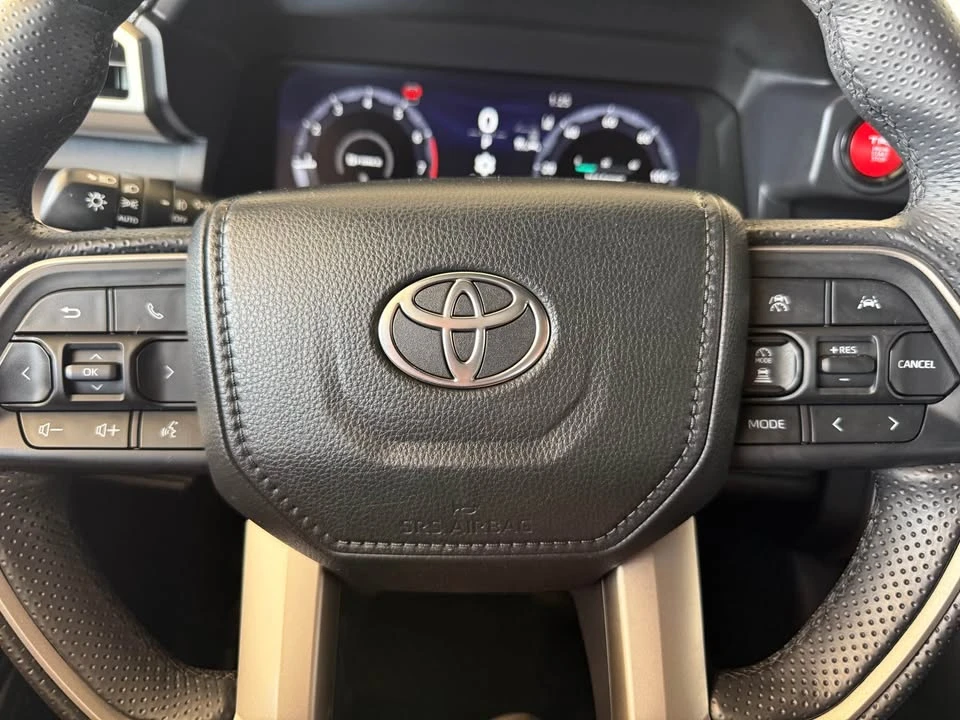 2025 Toyota 4Runner 6th Gen - Image 14 of 16