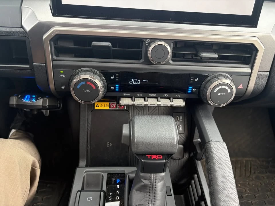 2025 Toyota 4Runner 6th Gen - Image 13 of 16