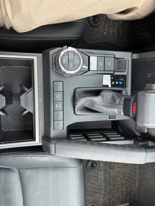 2025 Toyota 4Runner 6th Gen - Image 14 of 16