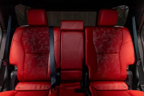 2025 Toyota 4Runner 6th Gen - Image 17 of 18