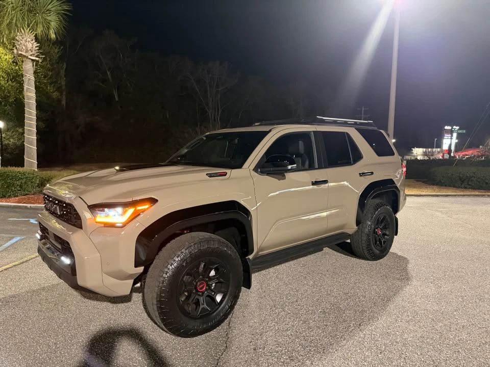 2025 Toyota 4Runner 6th Gen - Image 10 of 11
