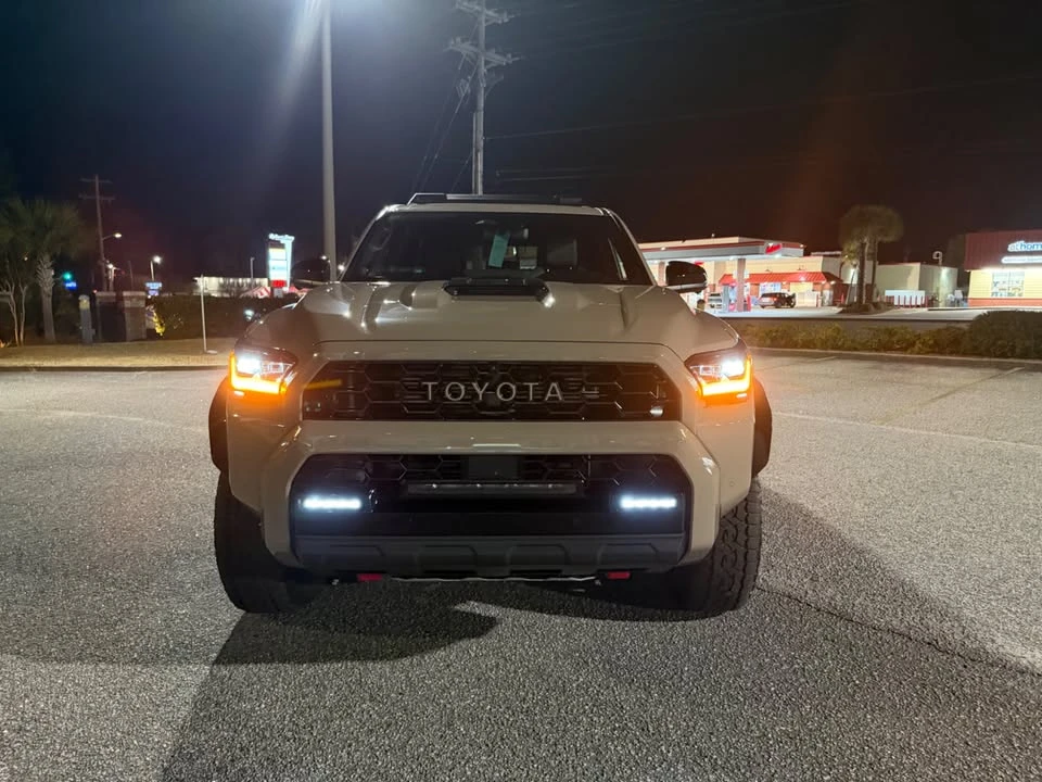 2025 Toyota 4Runner 6th Gen - Image 9 of 11