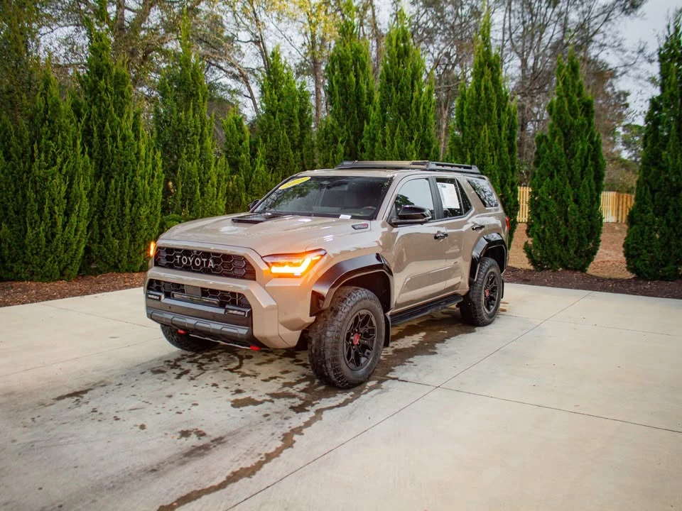 2025 Toyota 4Runner 6th Gen - Image 8 of 11