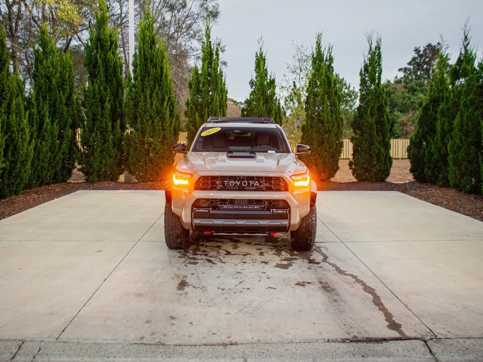 2025 Toyota 4Runner 6th Gen - Image 7 of 11