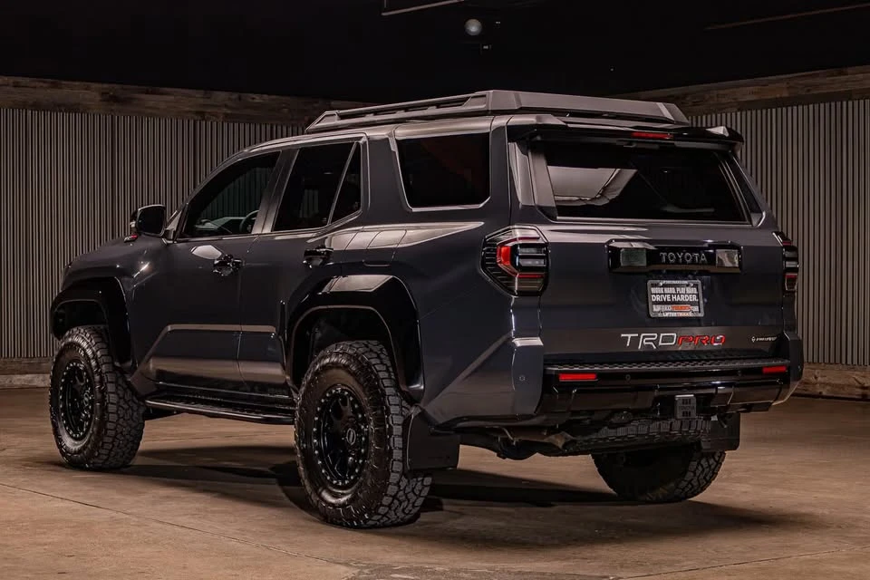 2025 Toyota 4Runner 6th Gen - Image 7 of 15