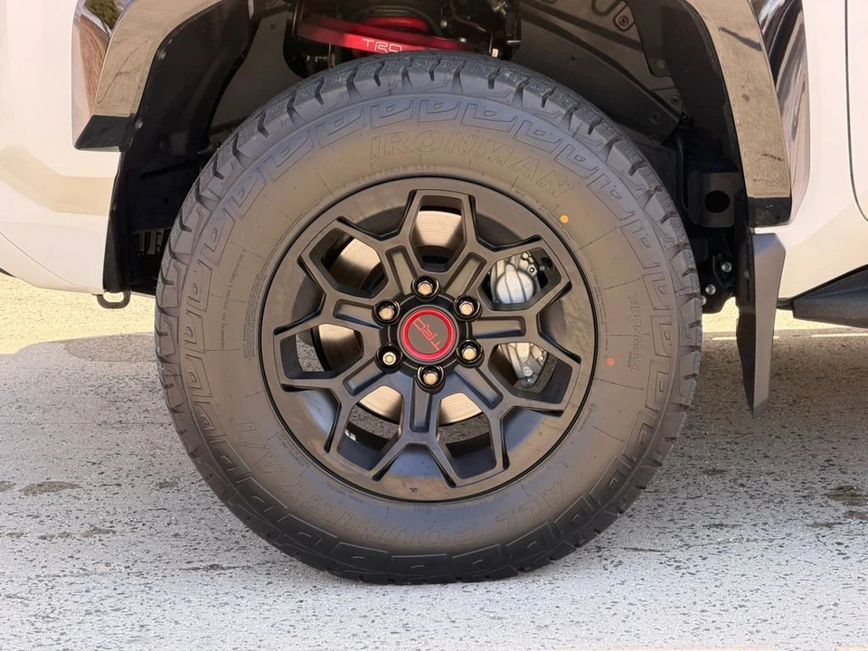2025 Toyota 4Runner 6th Gen - Image 12 of 21