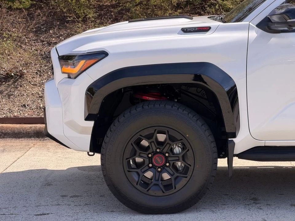 2025 Toyota 4Runner 6th Gen - Image 11 of 21