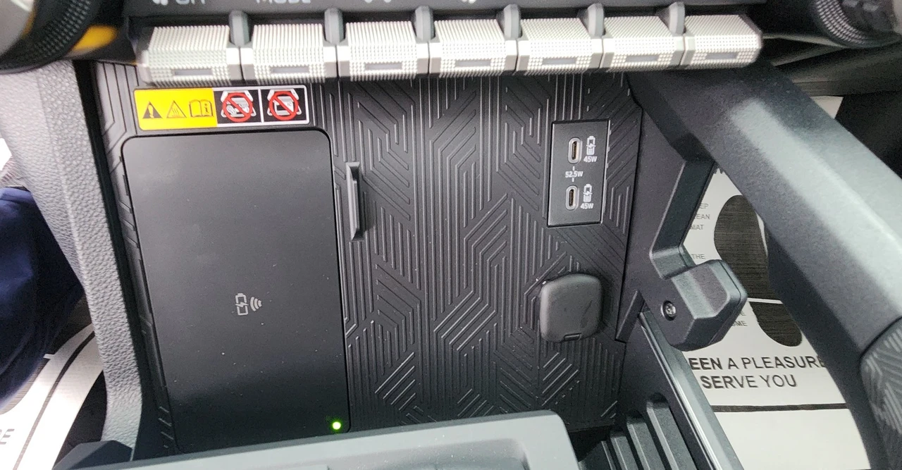 2025 Toyota 4Runner 6th Gen - Image 12 of 21