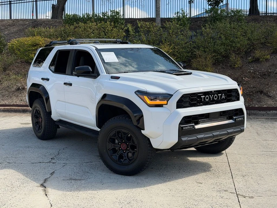 2025 Toyota 4Runner 6th Gen - Image 2 of 21