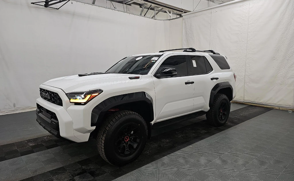 2025 Toyota 4Runner 6th Gen - Image 13 of 21