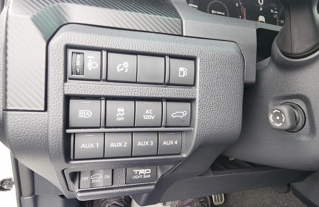 2025 Toyota 4Runner 6th Gen - Image 10 of 21
