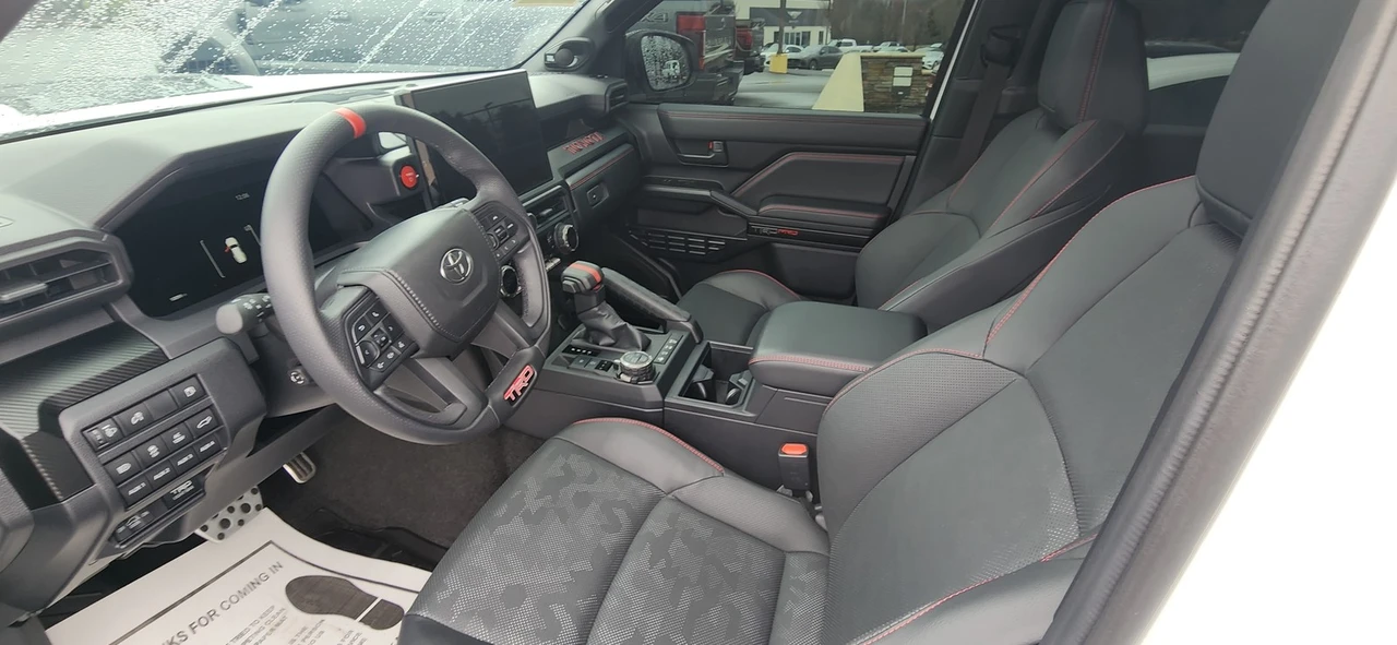 2025 Toyota 4Runner 6th Gen - Image 11 of 21