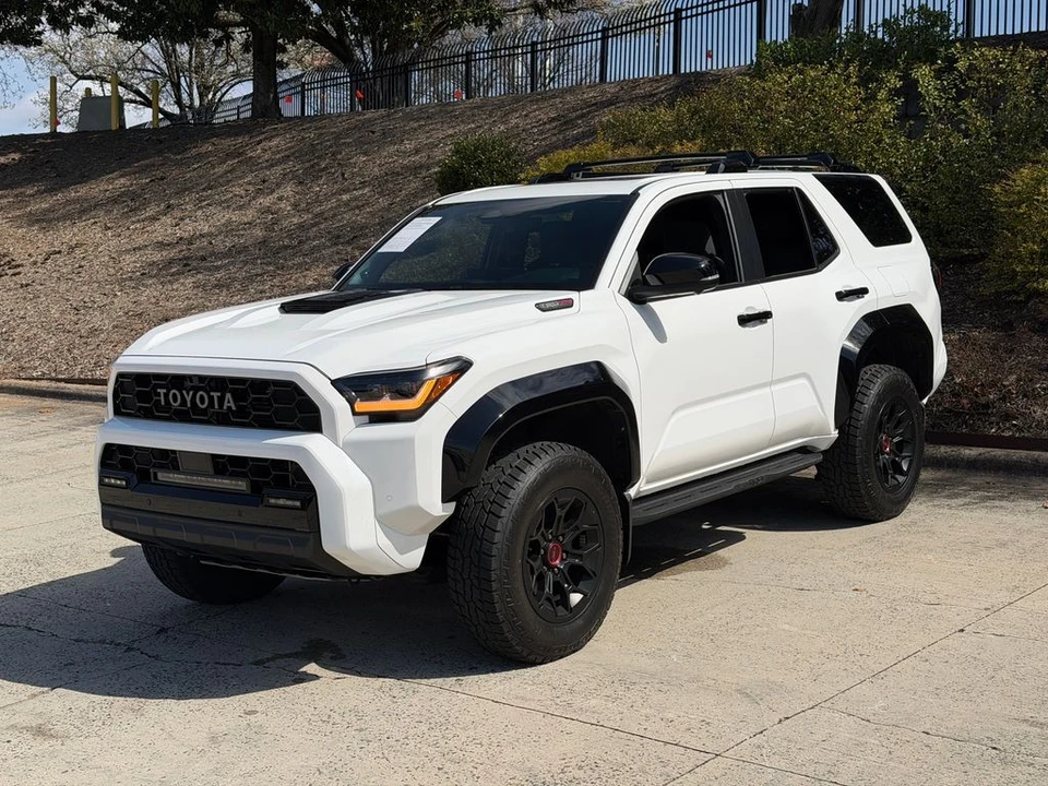 2025 Toyota 4Runner 6th Gen - Image 2 of 21
