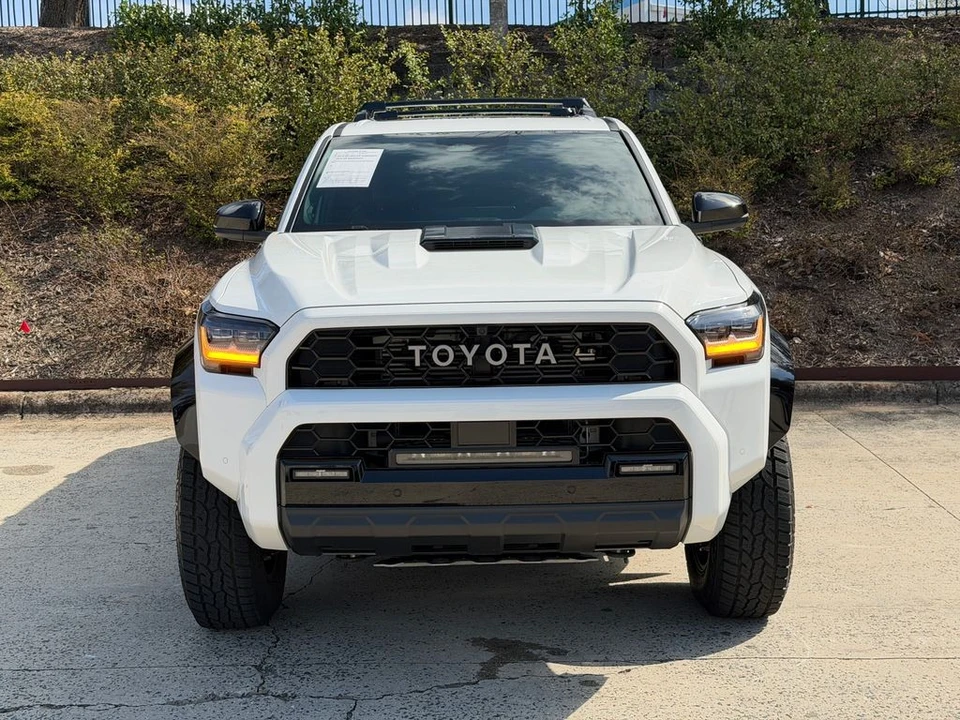 2025 Toyota 4Runner 6th Gen - Image 9 of 21