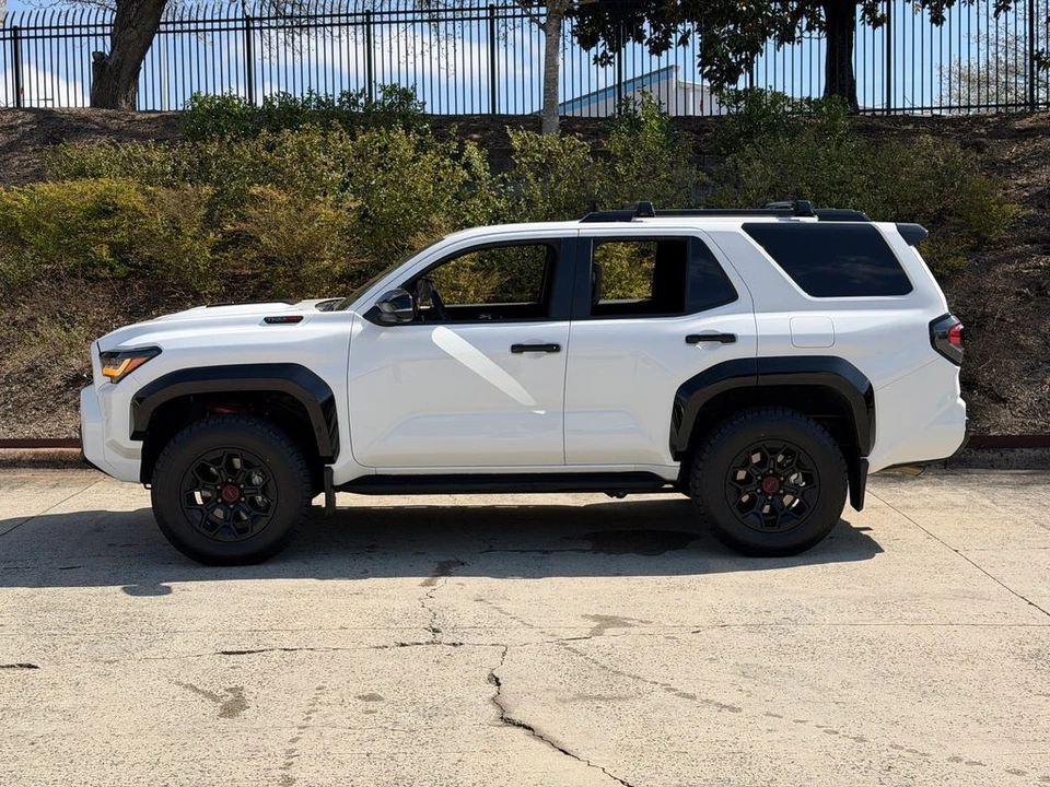 2025 Toyota 4Runner 6th Gen - Image 8 of 21
