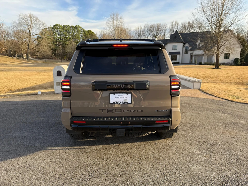 2025 Toyota 4Runner 6th Gen - Image 16 of 31