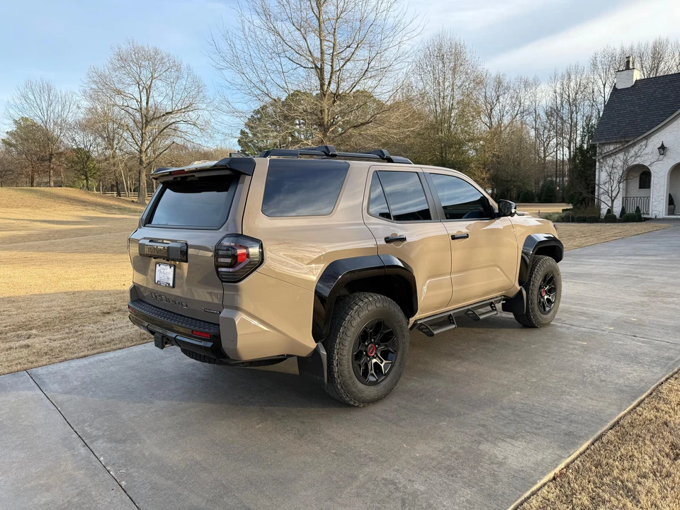 2025 Toyota 4Runner 6th Gen - Image 17 of 31