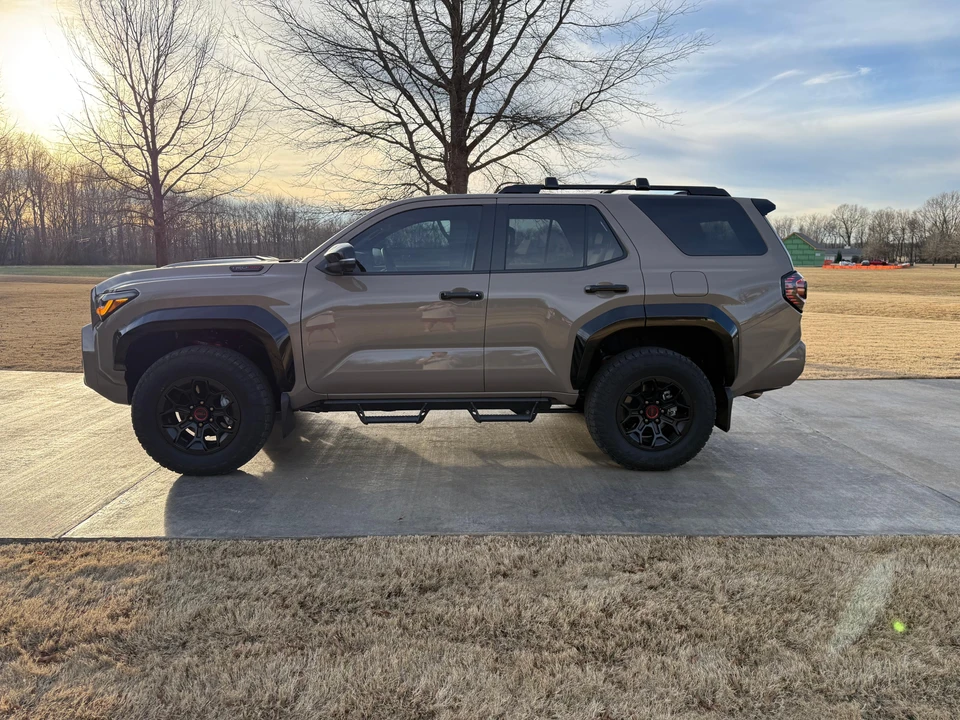 2025 Toyota 4Runner 6th Gen - Image 14 of 31