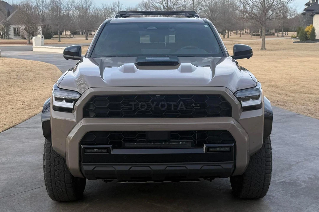 2025 Toyota 4Runner 6th Gen - Image 2 of 31