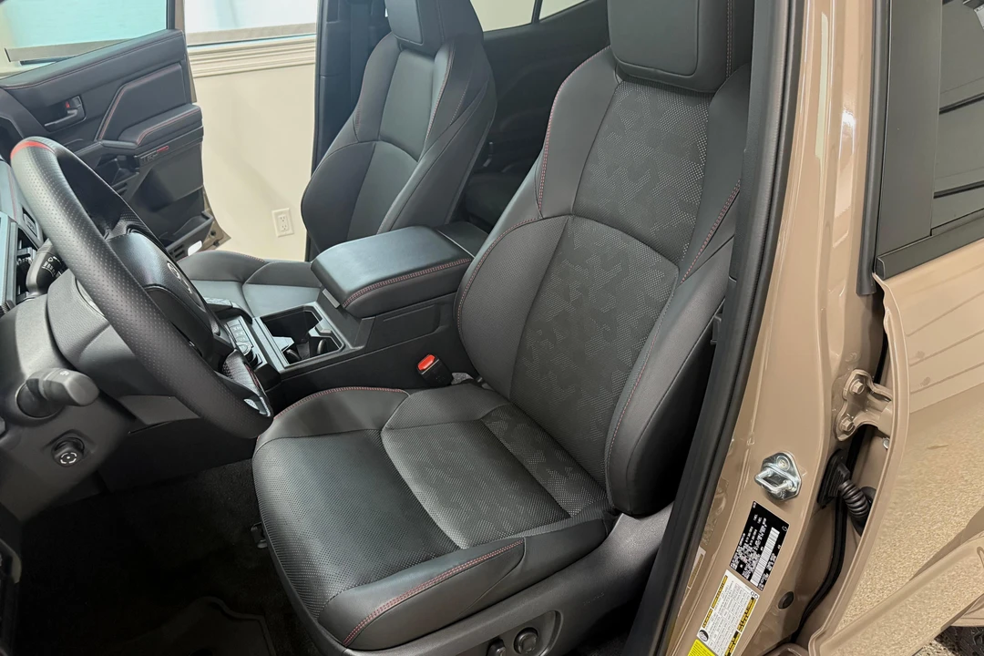 2025 Toyota 4Runner 6th Gen - Image 28 of 31