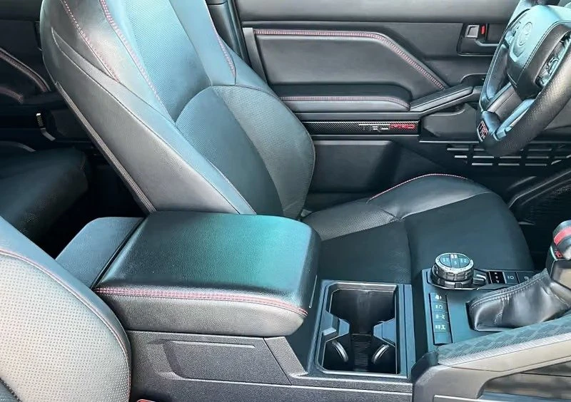 2025 Toyota 4Runner 6th Gen - Image 11 of 17