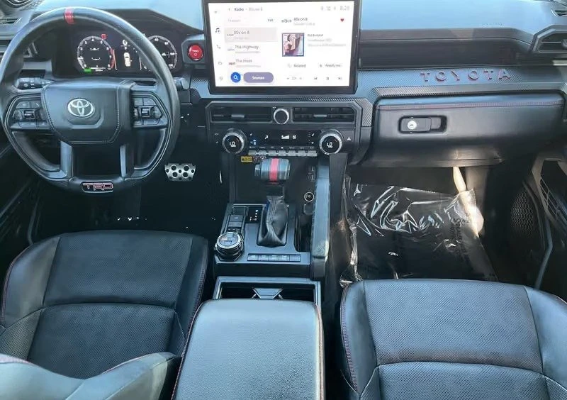 2025 Toyota 4Runner 6th Gen - Image 15 of 17