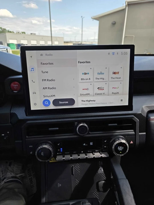 2025 Toyota 4Runner 6th Gen - Image 11 of 14