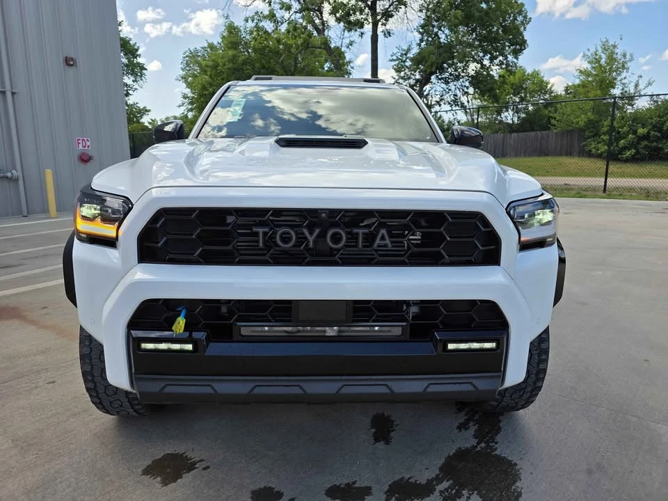 2025 Toyota 4Runner 6th Gen - Image 2 of 14