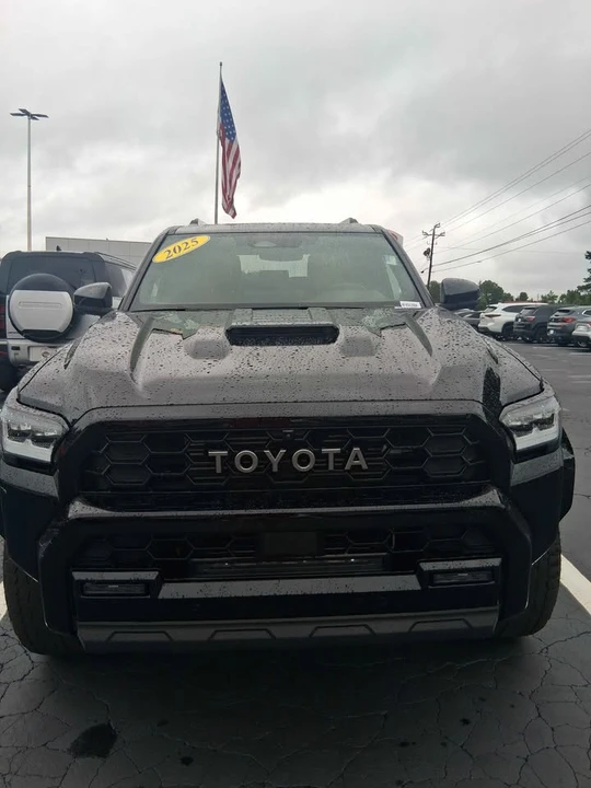 2025 Toyota 4Runner 6th Gen - Image 6 of 9