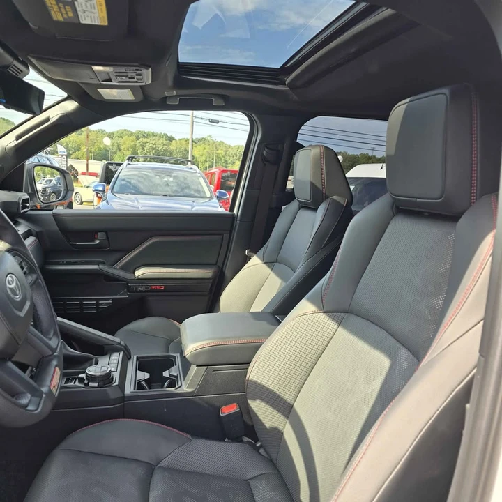 2025 Toyota 4Runner 6th Gen - Image 5 of 10