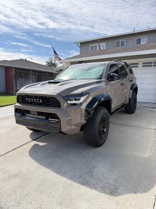 2025 Toyota 4Runner 6th Gen - Image 2 of 12