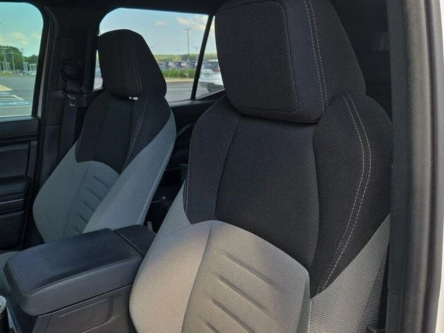 2025 Toyota 4Runner 6th Gen - Image 9 of 16
