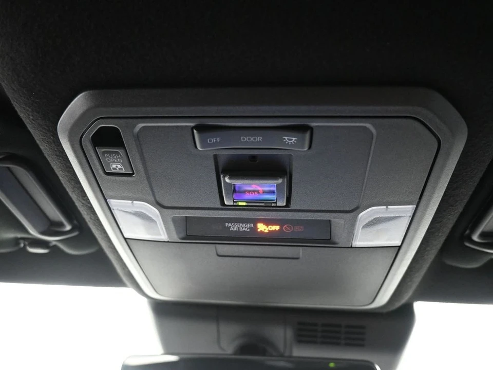 2025 Toyota 4Runner 6th Gen - Image 17 of 21