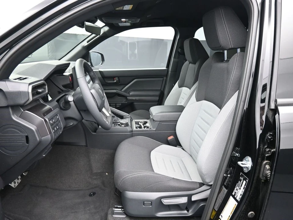 2025 Toyota 4Runner 6th Gen - Image 18 of 21