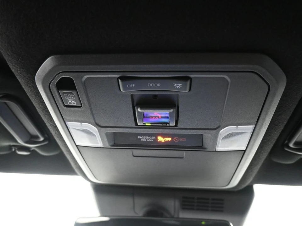 2025 Toyota 4Runner 6th Gen - Image 17 of 21
