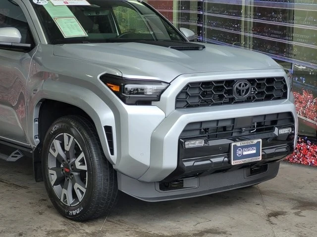 2025 Toyota 4Runner 6th Gen - Image 2 of 12