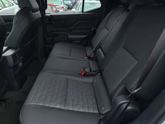 2025 Toyota 4Runner 6th Gen - Image 11 of 12