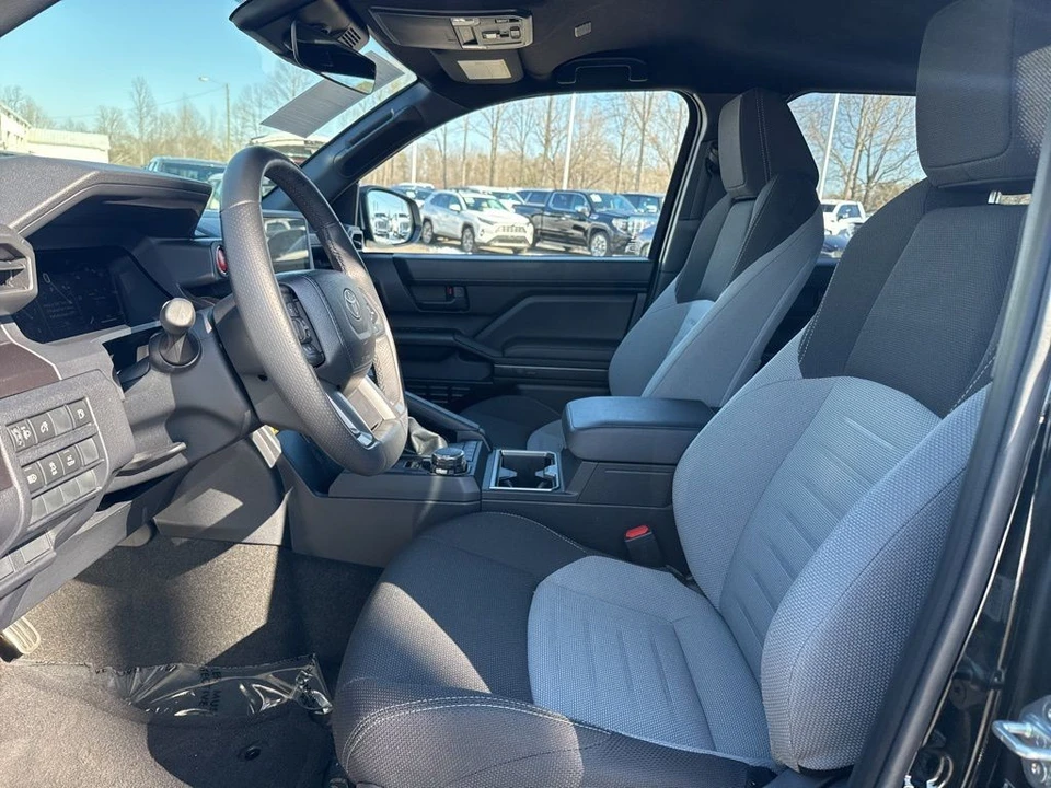 2025 Toyota 4Runner 6th Gen - Image 9 of 12