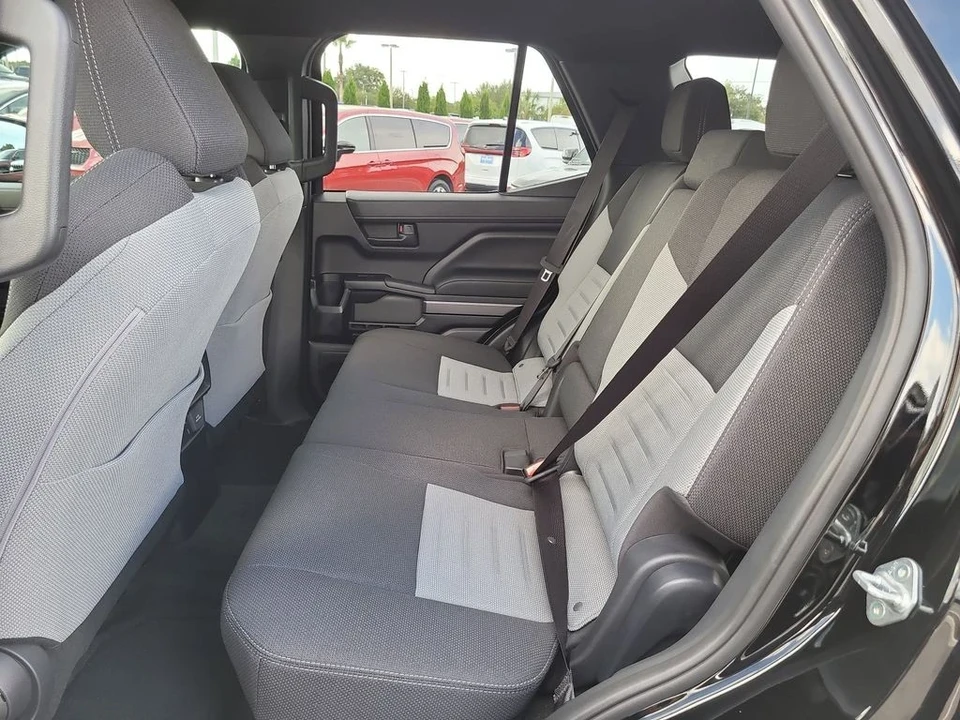 2025 Toyota 4Runner 6th Gen - Image 10 of 12