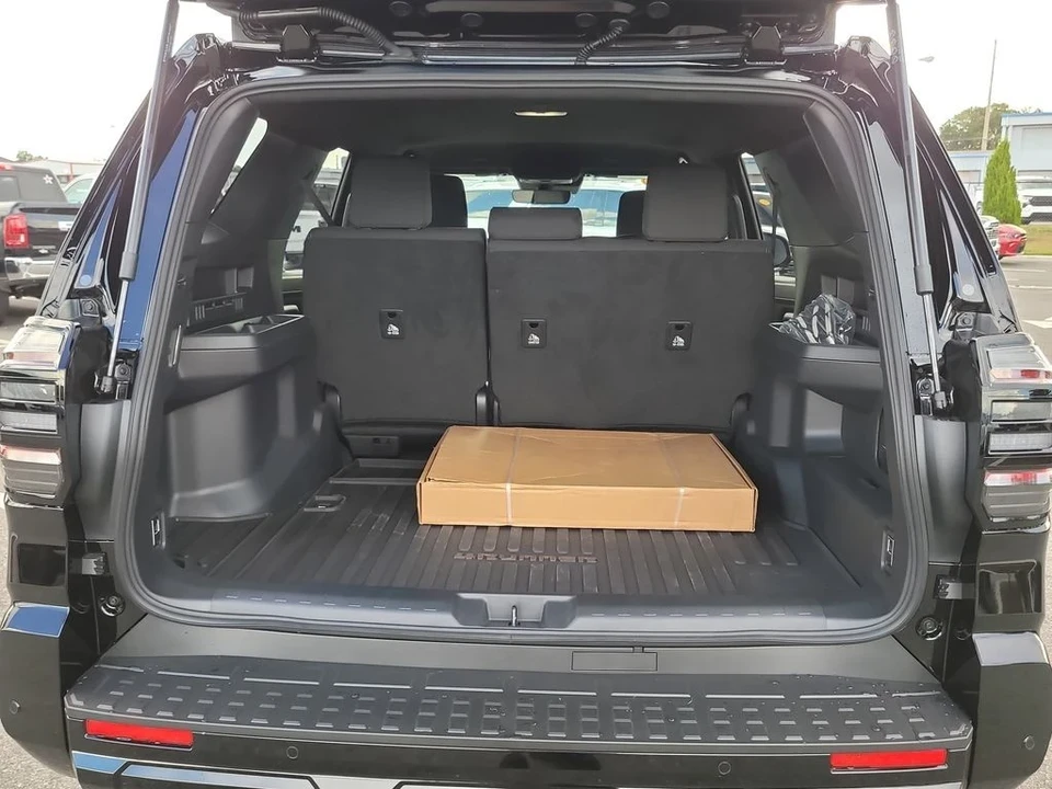 2025 Toyota 4Runner 6th Gen - Image 7 of 12