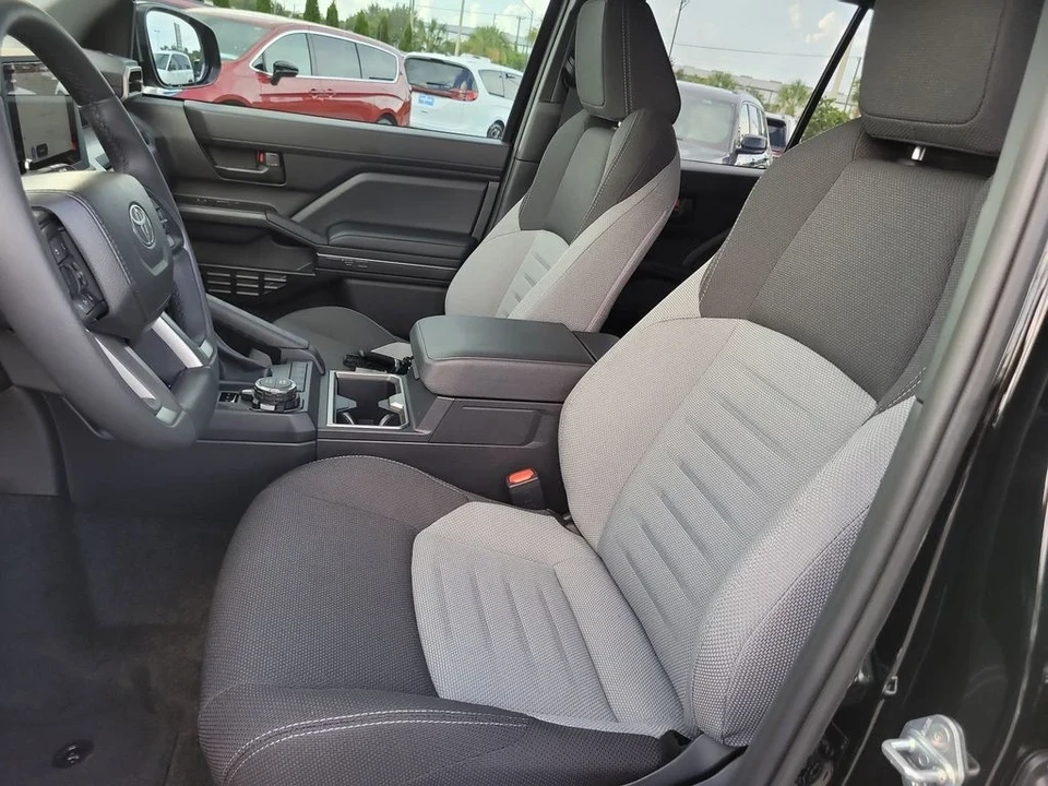 2025 Toyota 4Runner 6th Gen - Image 16 of 21
