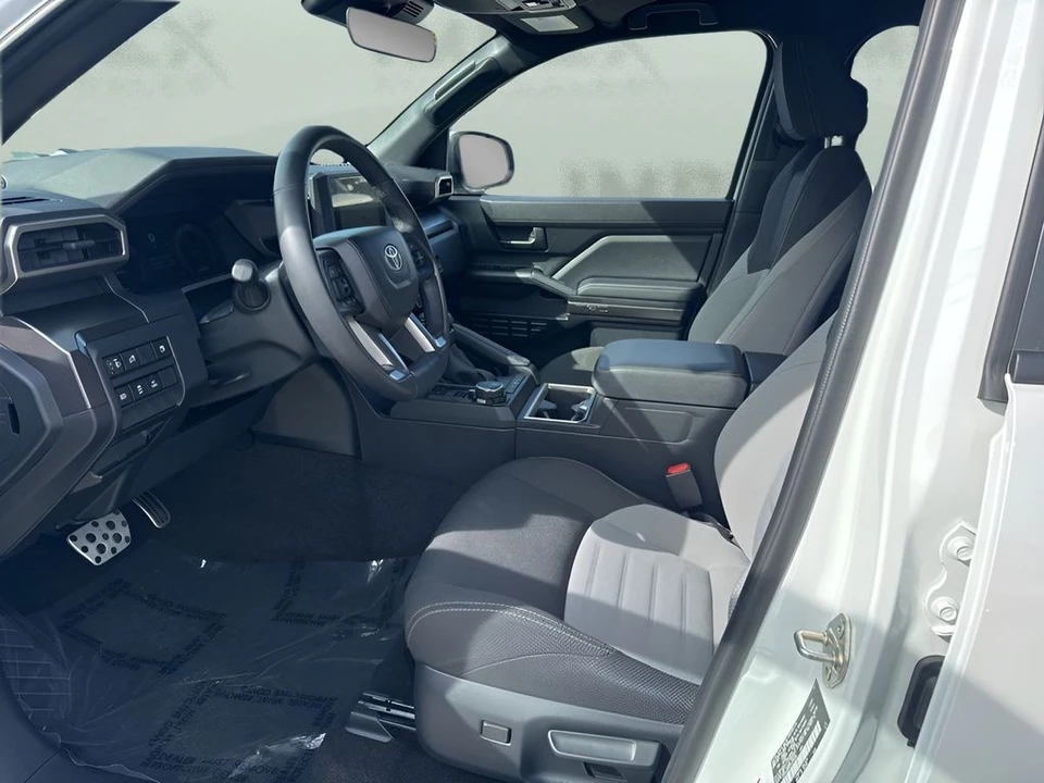 2025 Toyota 4Runner 6th Gen - Image 9 of 12