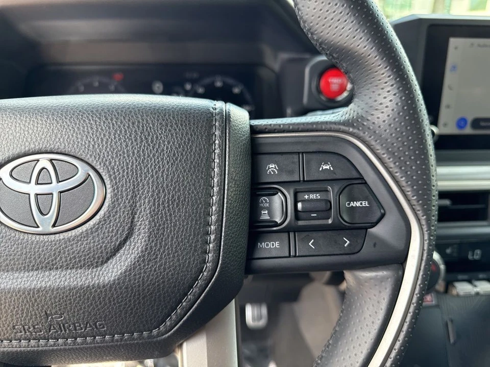 2025 Toyota 4Runner 6th Gen - Image 16 of 21