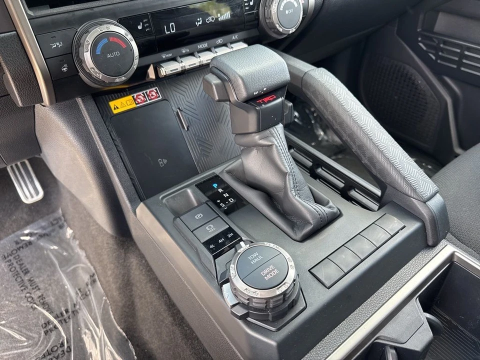 2025 Toyota 4Runner 6th Gen - Image 17 of 21