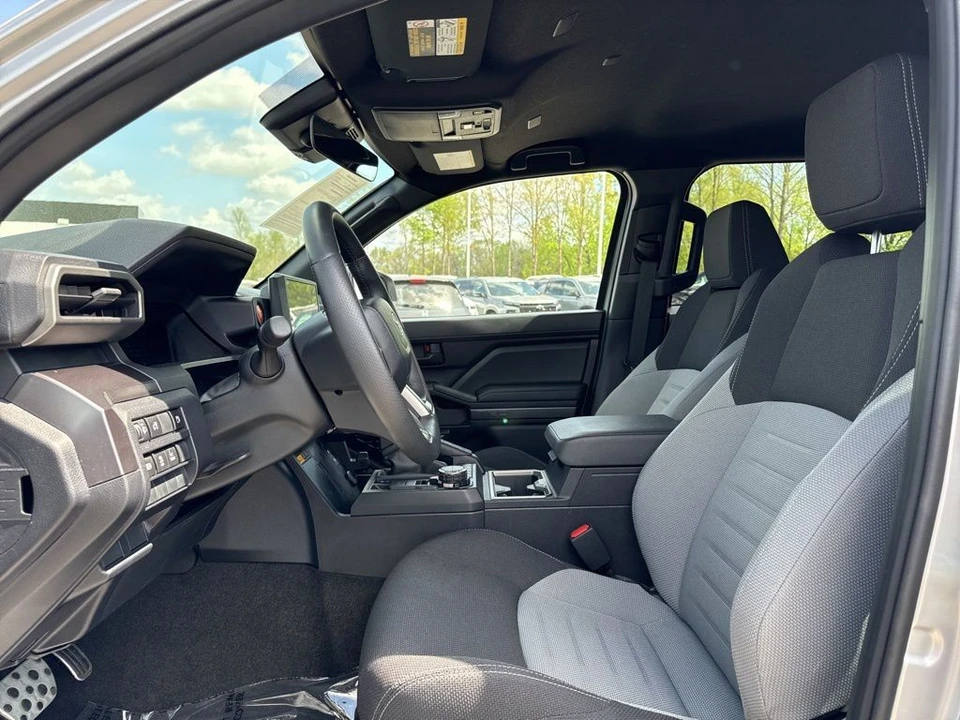2025 Toyota 4Runner 6th Gen - Image 9 of 21