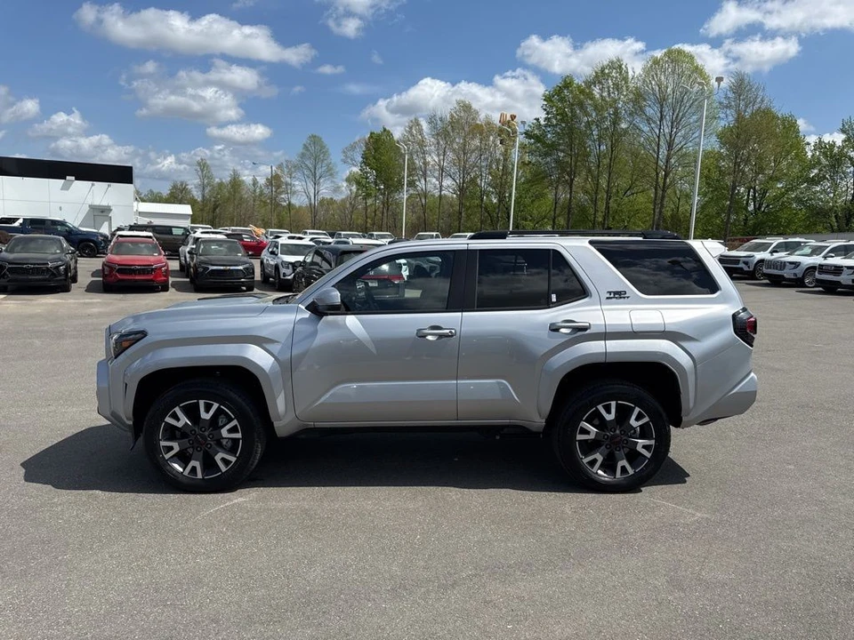 2025 Toyota 4Runner 6th Gen - Image 2 of 21