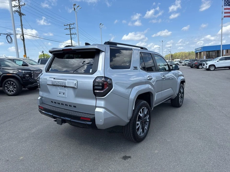 2025 Toyota 4Runner 6th Gen - Image 5 of 21