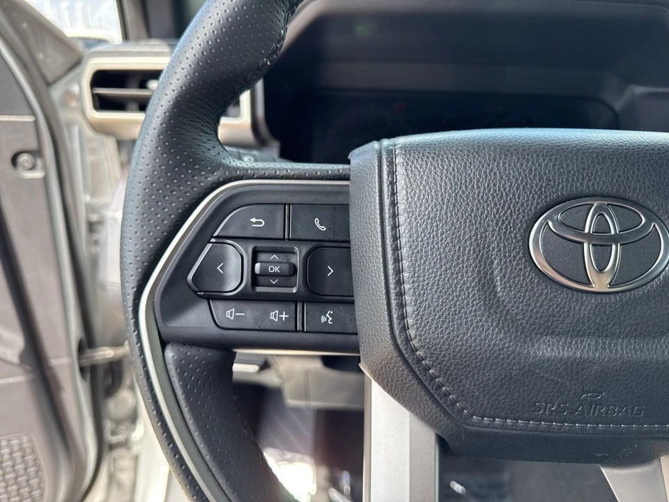2025 Toyota 4Runner 6th Gen - Image 15 of 21